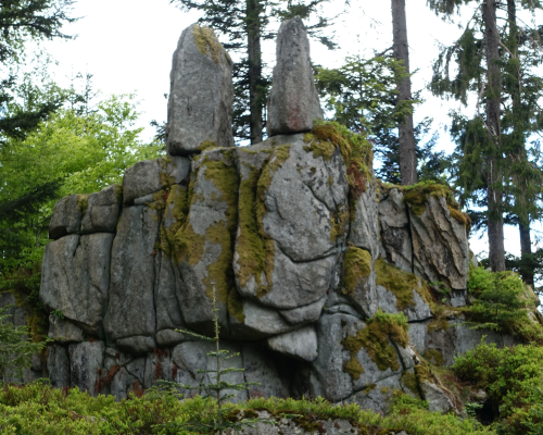 Kraftort aus Felsgestein